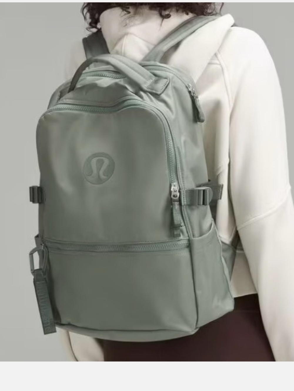 Lululemon Crew Backpack in light green/sage 22L - Picture 14 of 14